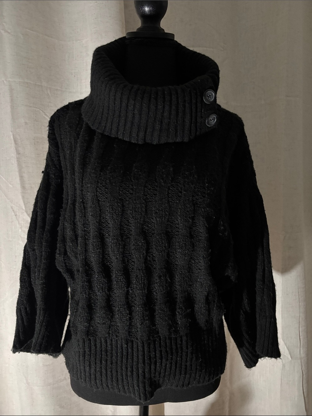 Vintage 90s/Y2K DKNY Black Cable Knit Turtleneck/Cowl Sweater with Button Detail